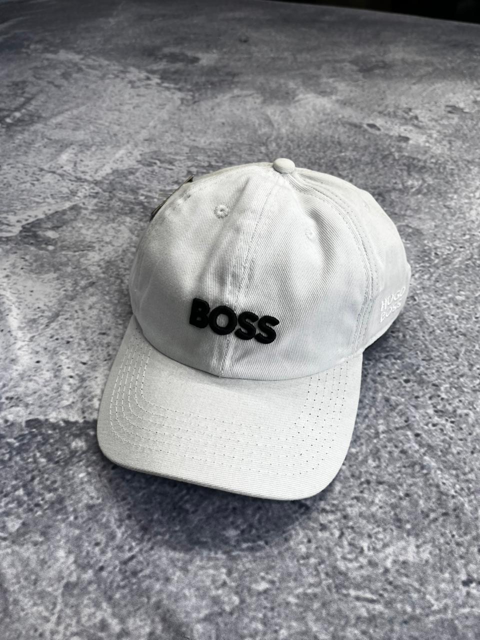 BONÉ BASIC LINE  BOSS branco