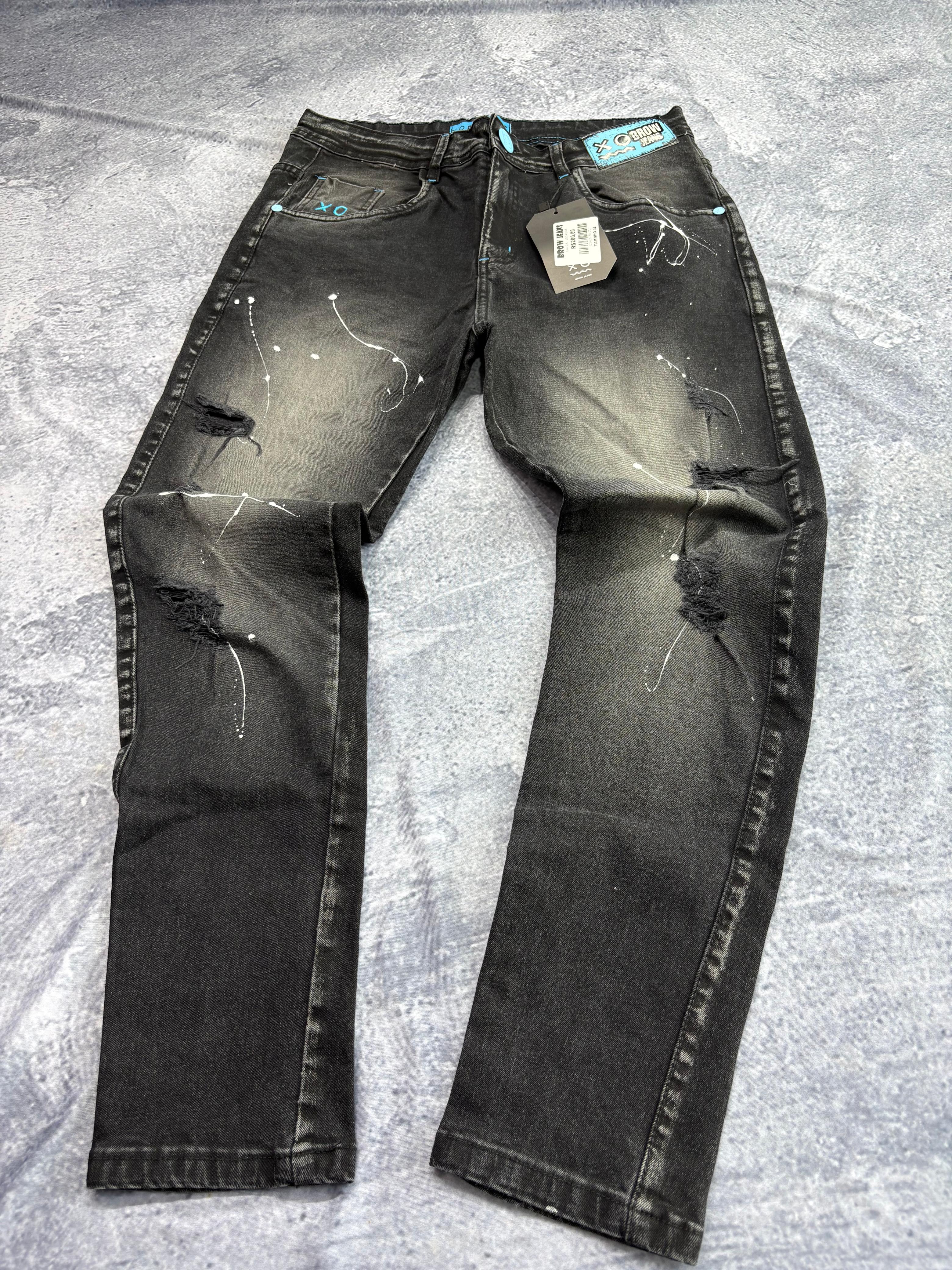CALÇA JOGADOR BROW JEANS preta com bastante tinta  DETALHE azul