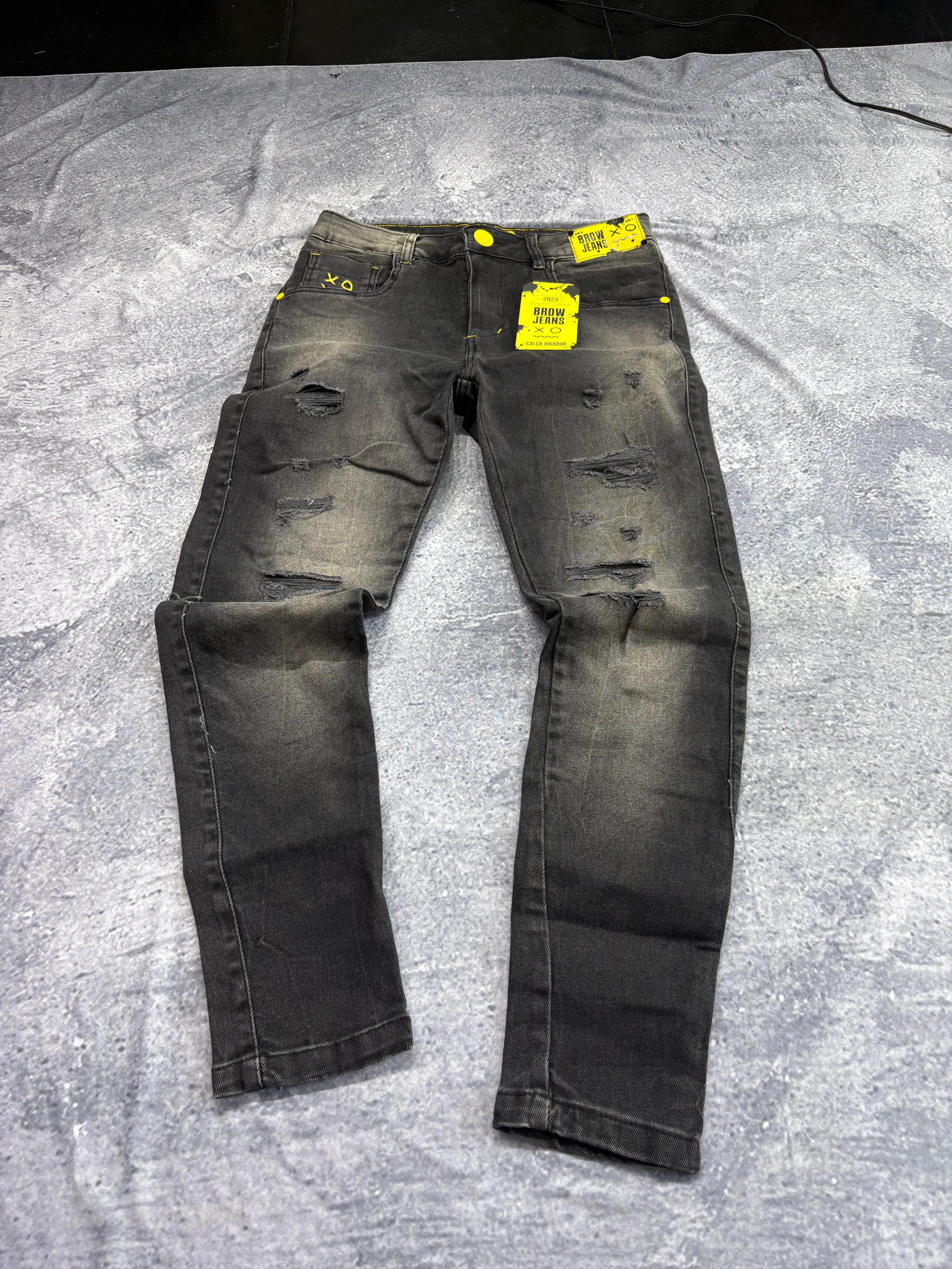 CALÇA JOGADOR BROW JEANS PRETA DETALHE AMARELO