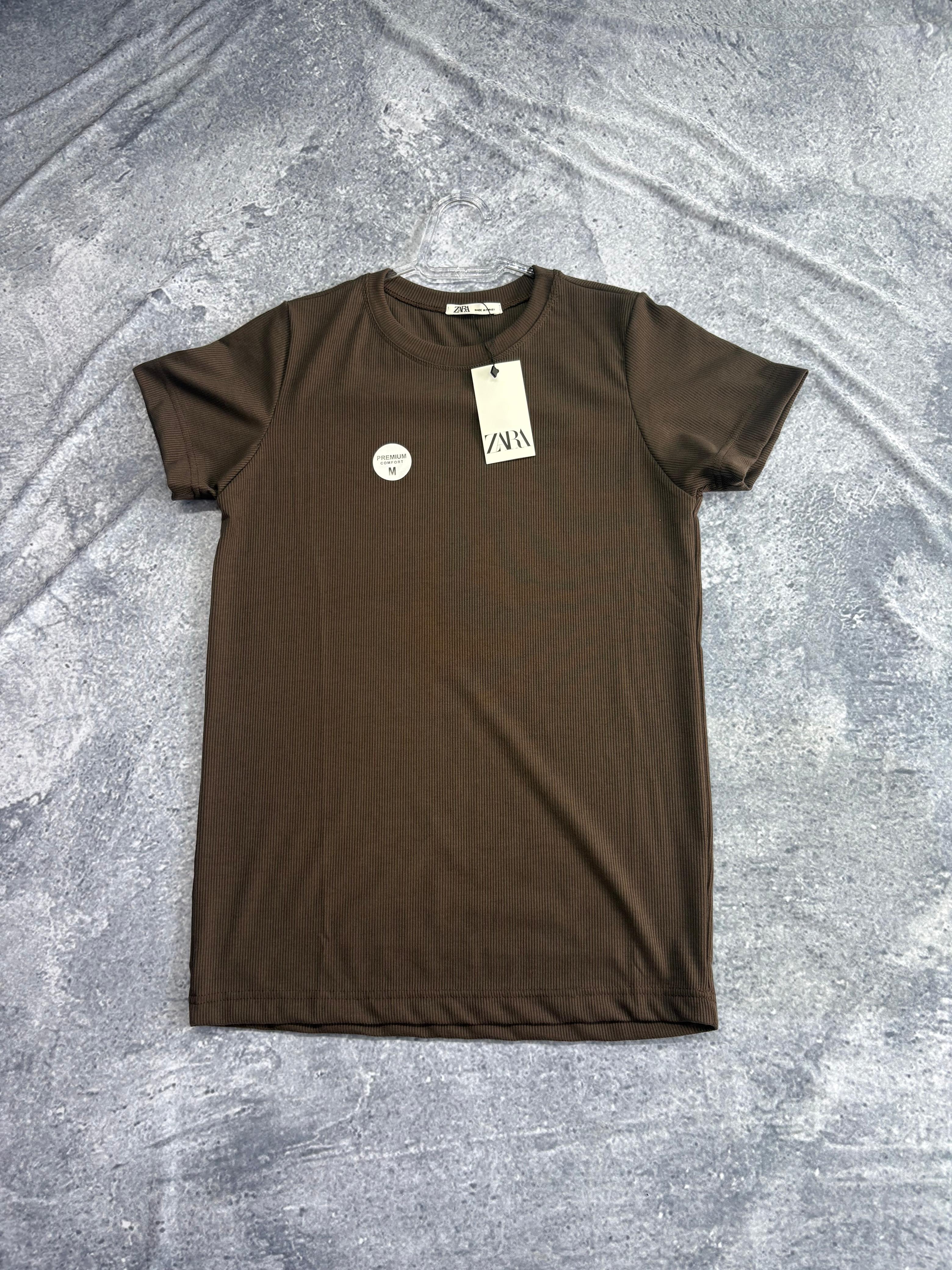 CAMISETA ZARA CANELADA MARROM