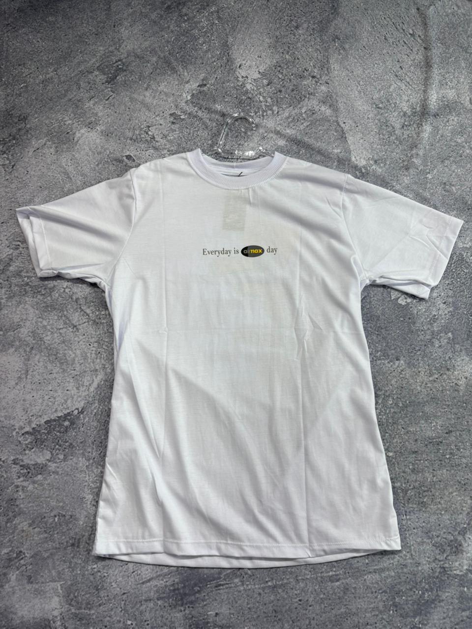 CAMISETA MALHA PREMIUM NIKE • 30.1 PENTEADA \& LAVADA BRANCA AIR MAX