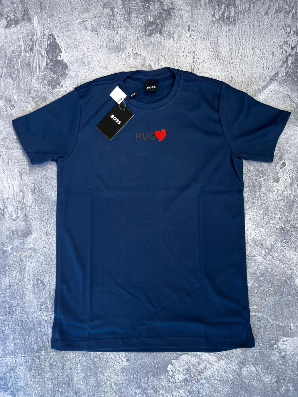 CAMISETA EGIPCIA BOSS com coração