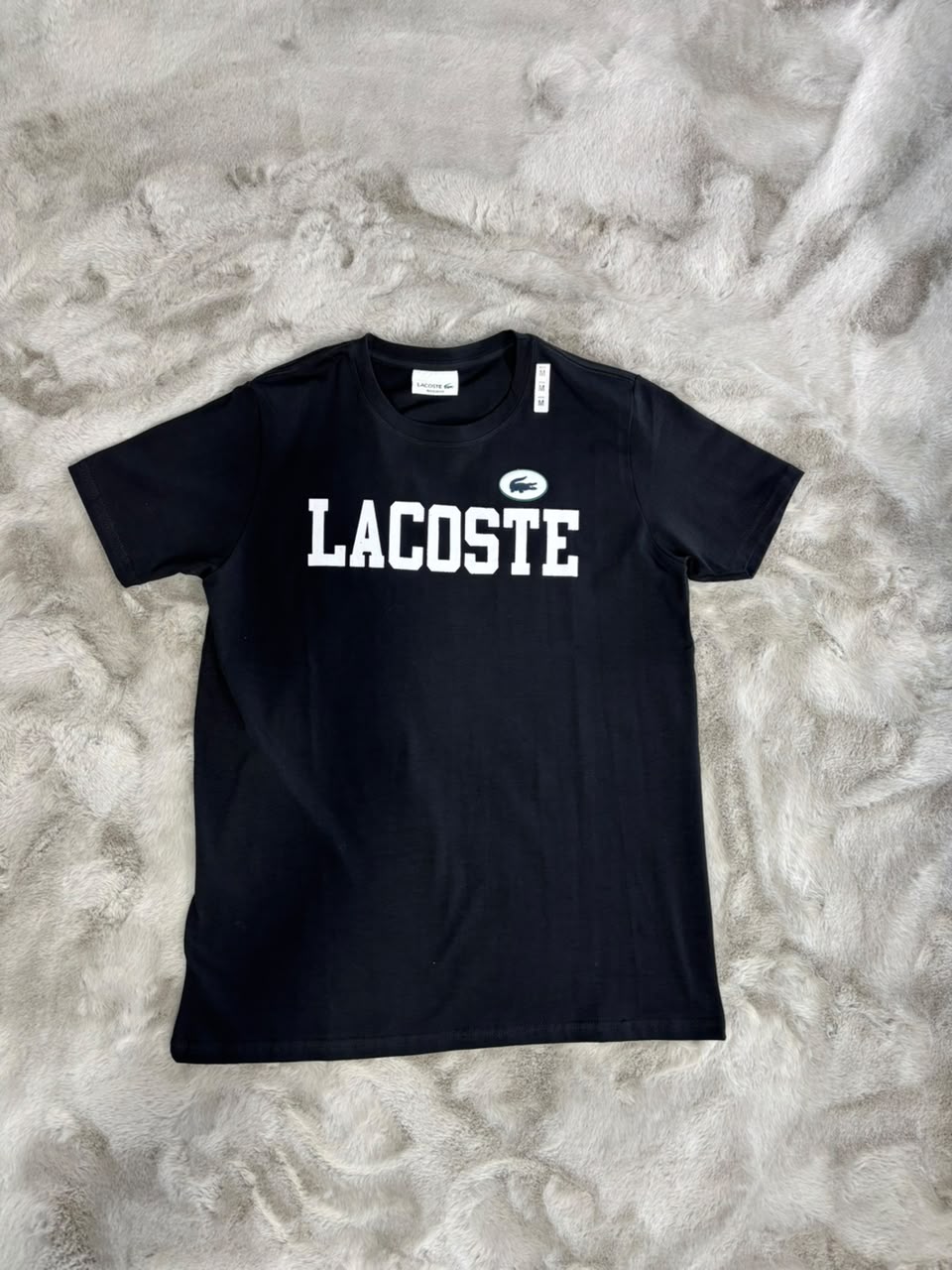CAMISETA LACOSTE REGULAR FIT PRETA